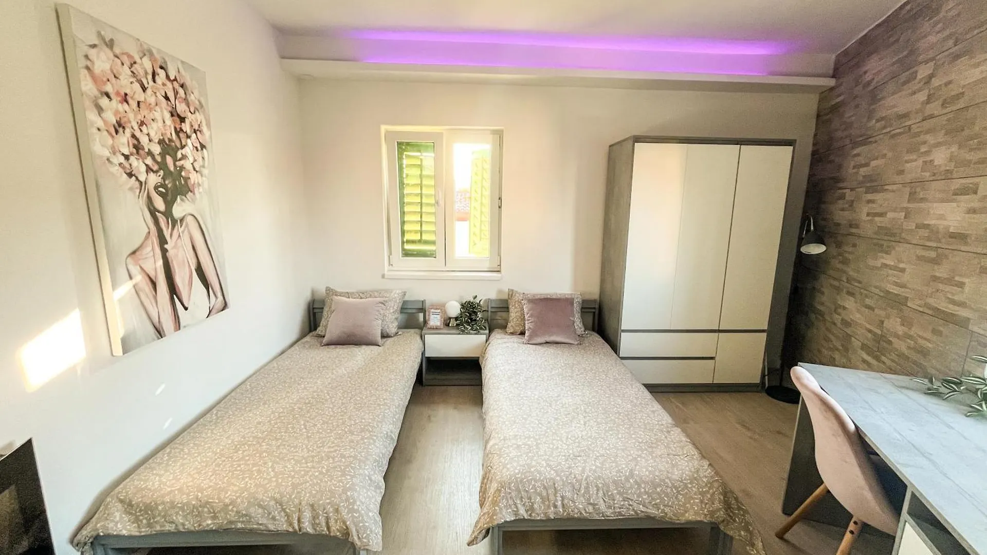 Golden Elio Apartment Pula 0*,
